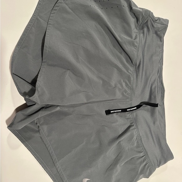 Nike Gray Athletic Shorts Lightweight Moisture-Wicking - Picture 1 of 3